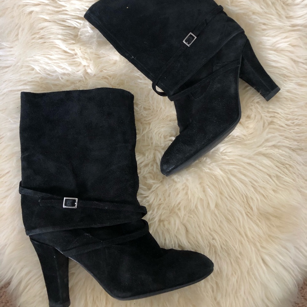 Heeled suede boots